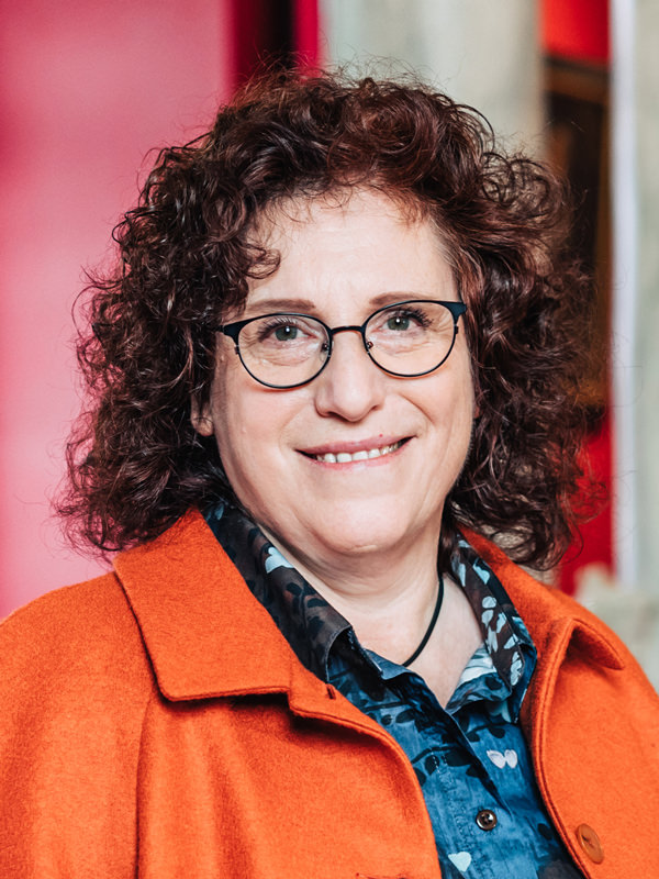 Prof. Dr. Katharina Riedel